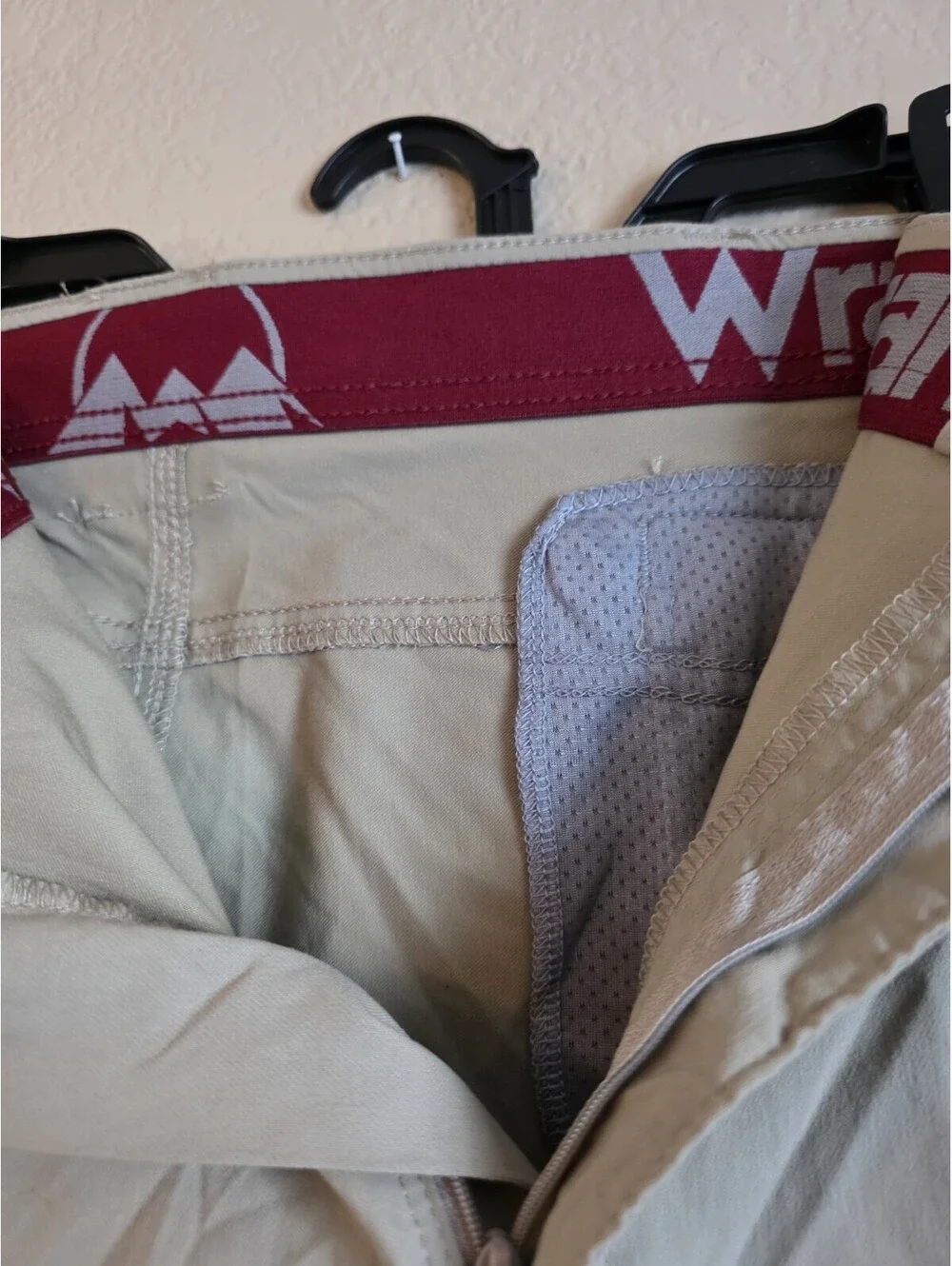 Wrangler Outdoor All Terrain Cargo Shorts Relaxed Fit UPF 40+ Beige 10